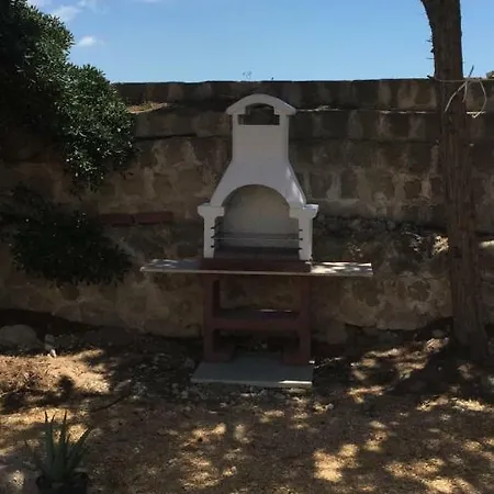 Casa Kalos فيلة فافينانا
